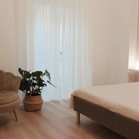 Ferienwohnung So Fine Petruzzelli Flat Bari Exterior foto